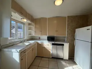 1010 San Clemente Avenue NW Kitchen