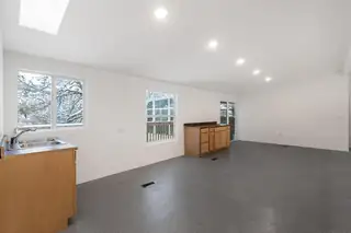 32 BOLAGH Lane Kitchen