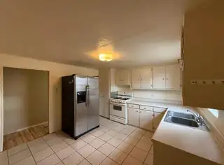 810 Padilla Place Kitchen