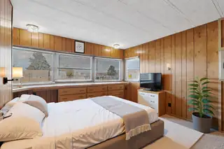 7112 Pan American East NE 7 Bedroom