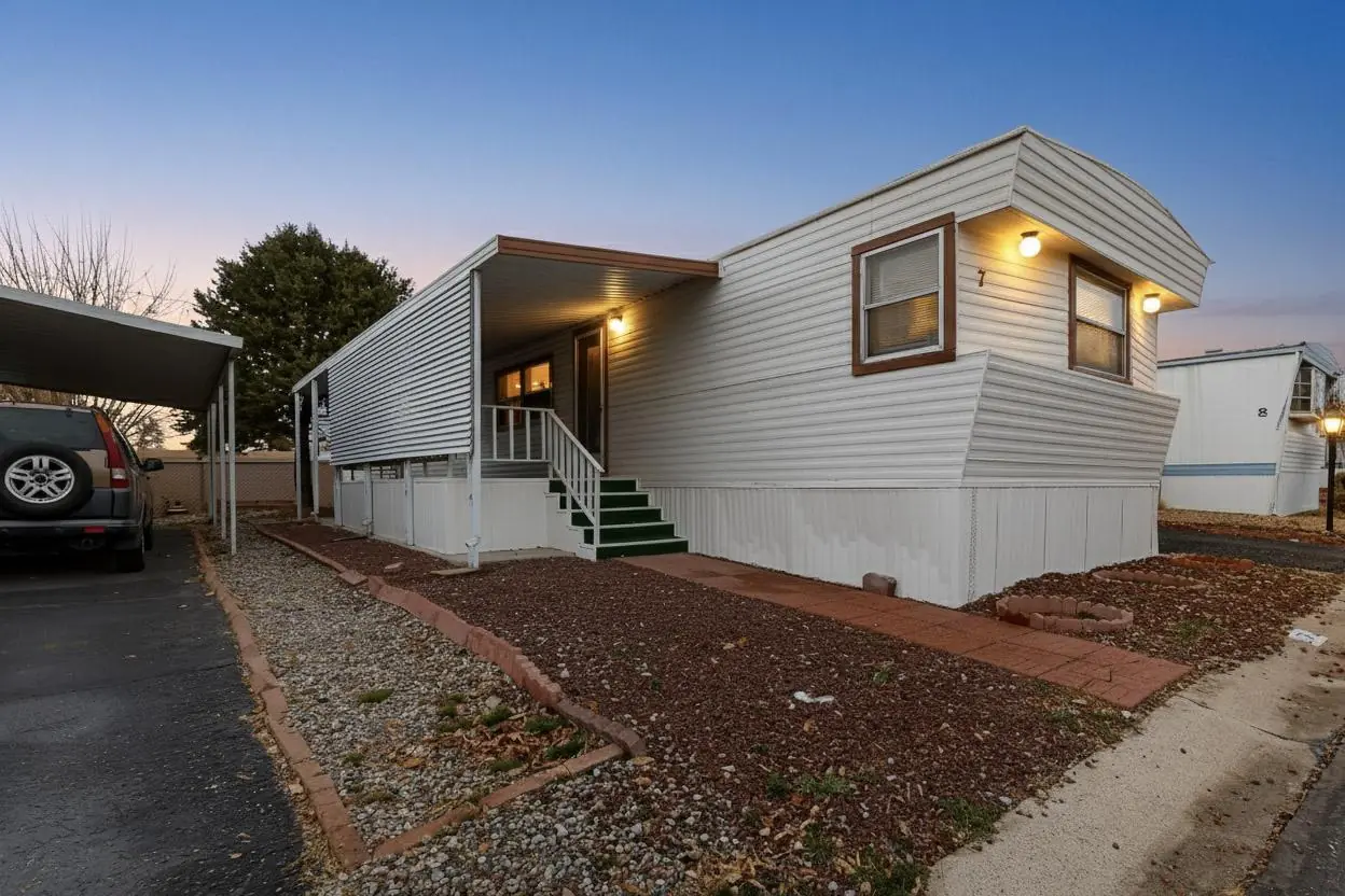 7112 Pan American East NE 7