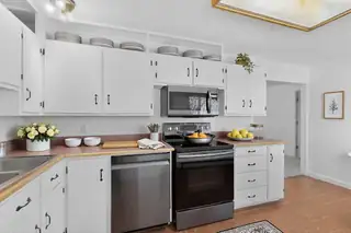 927 Walker Drive NE Kitchen