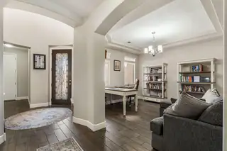 5625 Pikes Peak Loop NE Living Room