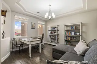 5625 Pikes Peak Loop NE Living Room