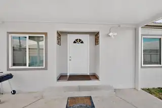 1222 Maryann Street Exterior Front