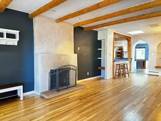 504 Girard Boulevard SE 