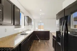 19 Hermanos Loop Kitchen