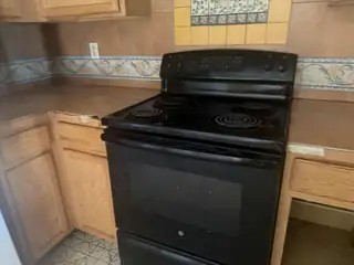 11444 Freeway Place NE Kitchen