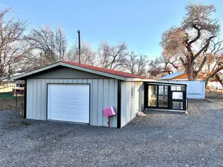 6 Wood Drive Garage