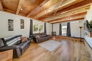 6 Wood Drive Living Room