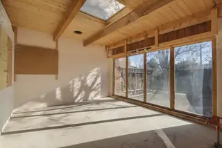 520 16th Street NW Living Room