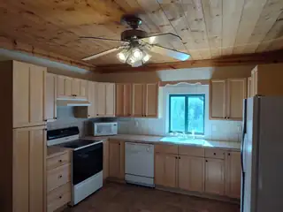 471 Red Bluff Road Kitchen