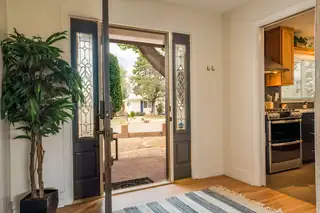 3400 Dellwood Court NE Exterior Front