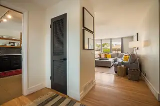 3400 Dellwood Court NE Living Room