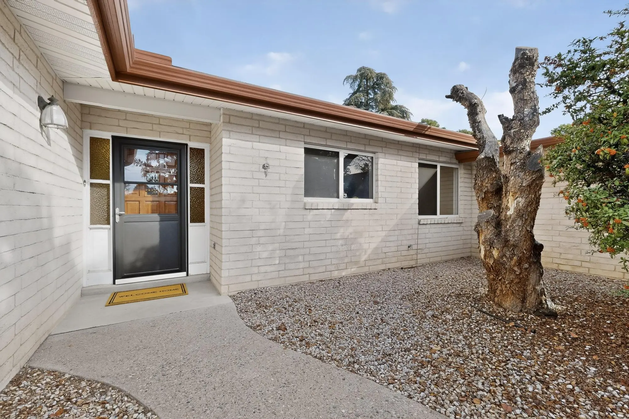 7005 Del Oso Court NE