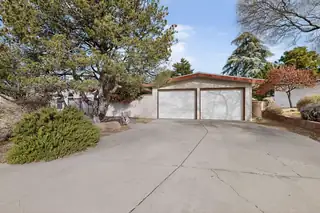 7005 Del Oso Court NE Exterior Front