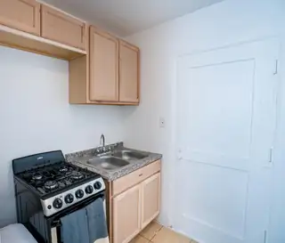 541 Cedar Street SE 3 