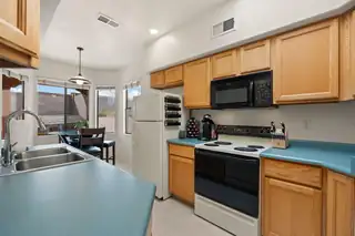 7408 Cerros Place NW Kitchen