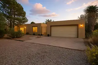 925 Tramway Lane NE, Albuquerque