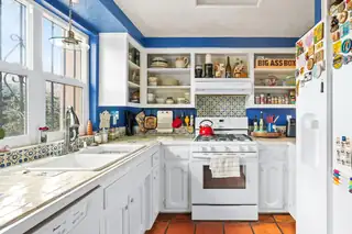 6420 Prairie Road NE Kitchen