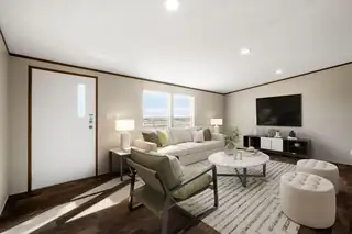 43 Washington Loop Living Room