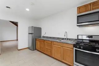 10803 Edith Boulevard NE Kitchen