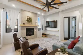 3317 Palmyra Court NE Living Room