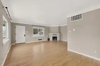 401 Sierra Drive SE Living Room