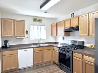 8915 Violet Orchid Trail SW Kitchen