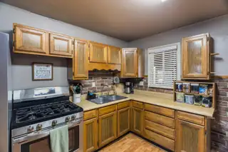 5 Cactus Drive Kitchen