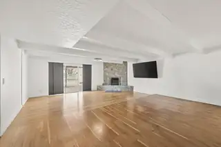 97 Lloyd Street Kitchen