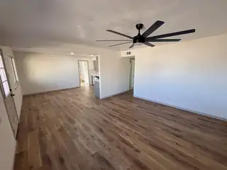 1340 Cherokee Court NW Living Room