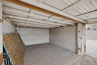 1153 Maple Street Garage