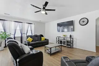 3171 Wagon Wheel Street SW Living Room