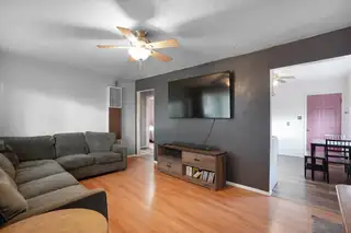 402 Perizzite Avenue Living Room