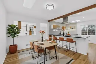 313 Washington Street NE Dining Room