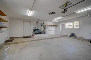 4 Fullerton Road Garage