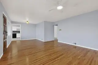 3505 Westerfeld Drive NE Living Room