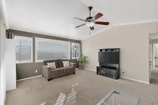 1013 Sunflower Drive SW Living Room