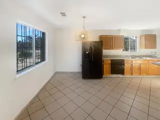 1333 Lucretia Street SW Kitchen