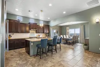 5513 Pikes Peak Loop NE Kitchen