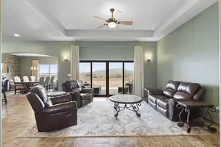 5513 Pikes Peak Loop NE Living Room