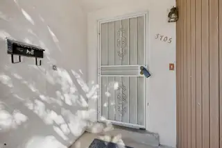 3705 Campus Boulevard NE 