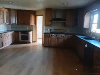 12616 Piru Boulevard SE Kitchen