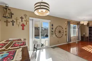 1500 Villa Del Valle NE 