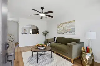 2910 Quail Pointe Drive NW Living Room