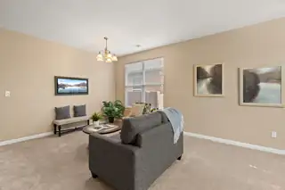 3512 North Pole Loop NE Living Room