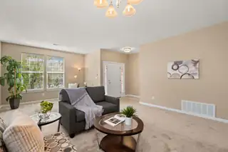 3512 North Pole Loop NE Living Room