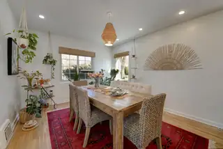 1400 Las Lomas Road NE Dining Room