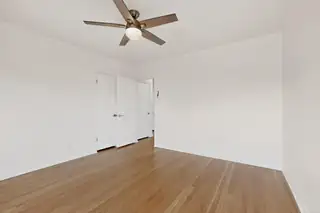 511 Carlisle Boulevard SE Bedroom